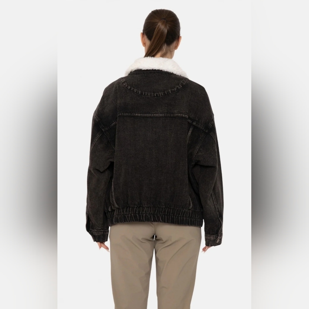 Women's Sherpa Collar Denim Jacket - Picture 2 of 9